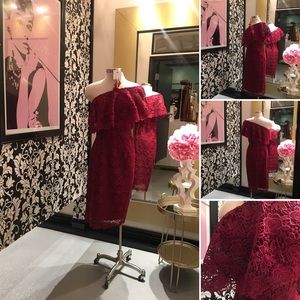 🌺 Nanette Lepore 
Fabulous Appliqué Dress